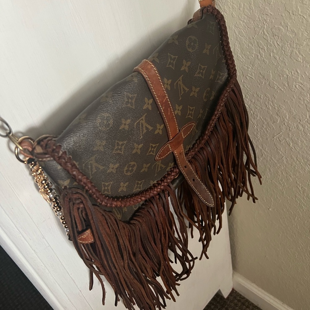 Louis Vuitton Brown Crossbody Bag with Fringe - Picture 2 of 16